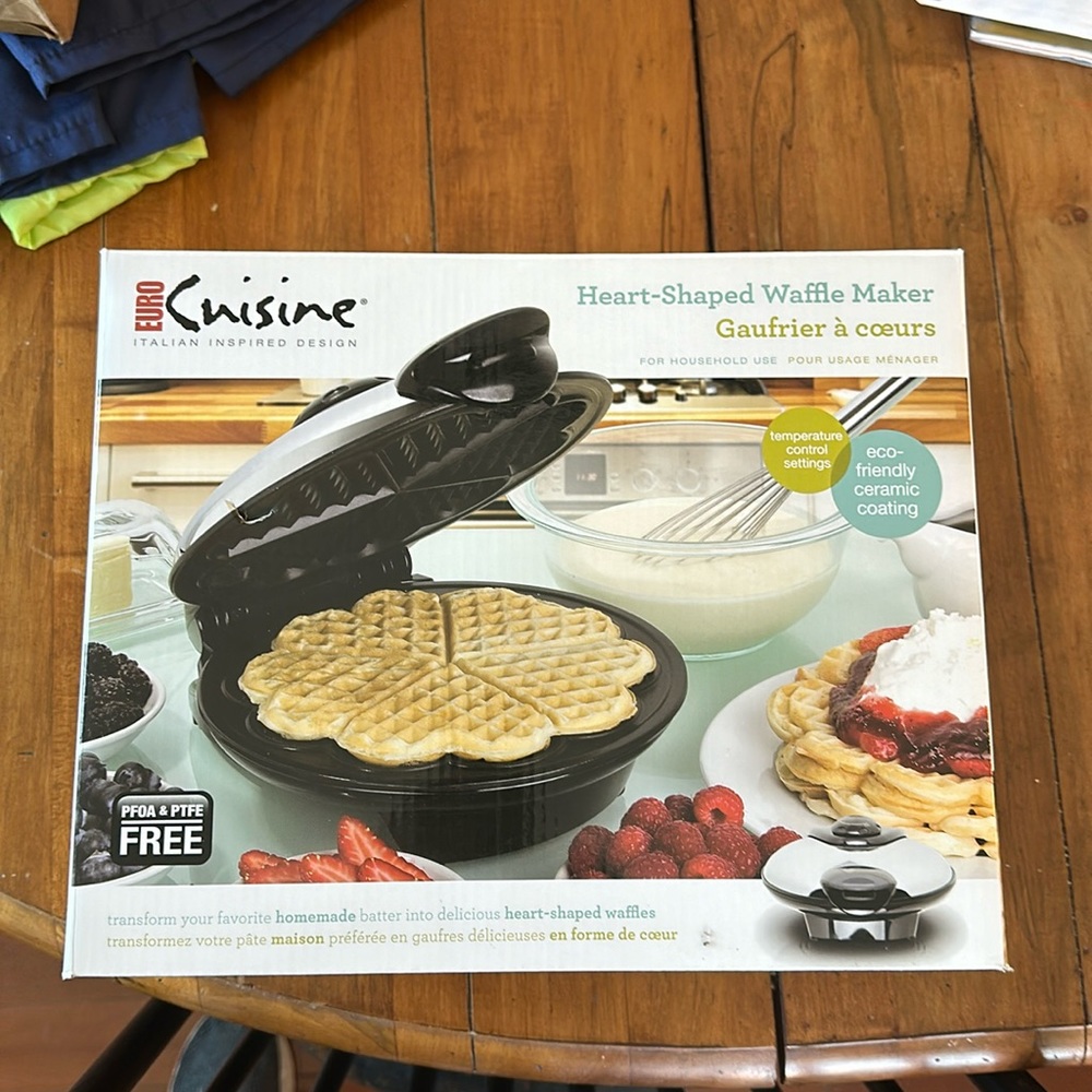 Heart shaped waffle maker